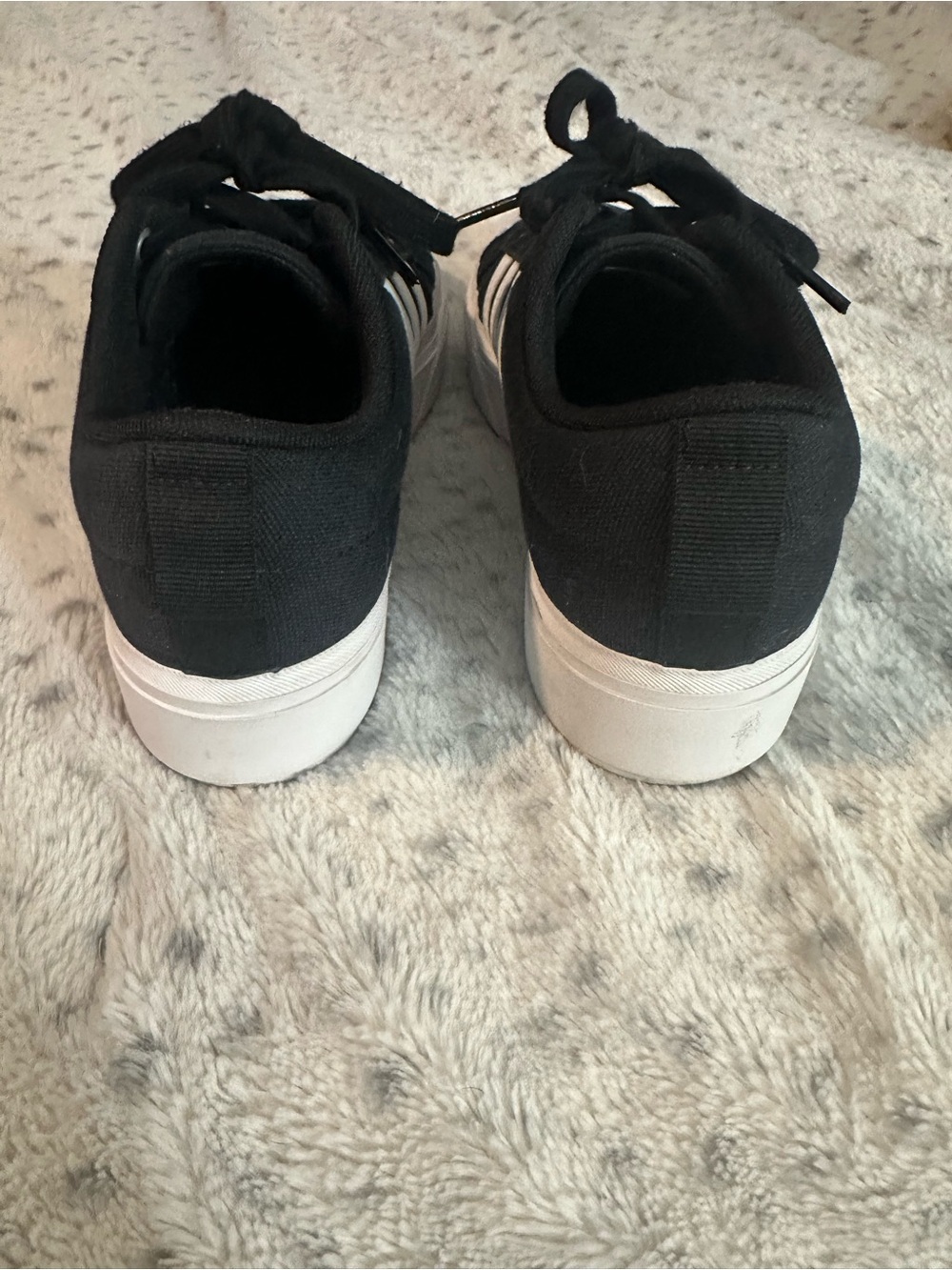 adidas Black and White Low-Top Sneakers EUC - Picture 5 of 8